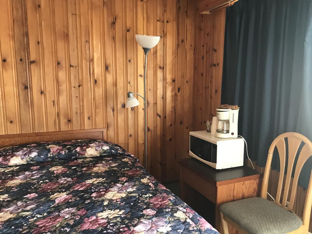 Glacier View Inn Haines Junction Buitenkant foto
